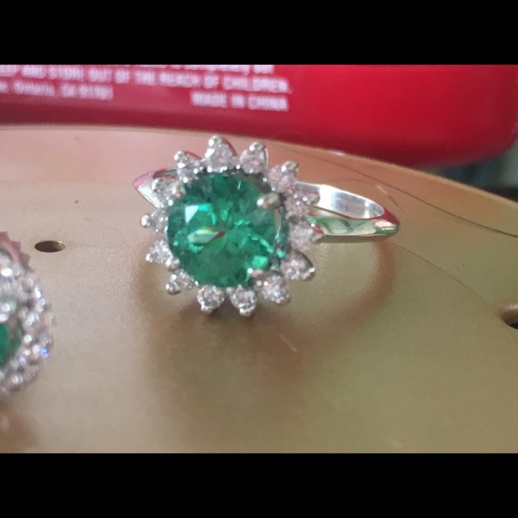 SOLD  SOLD SOLD  Emerald & Diamond Set - Picture 7 of 8